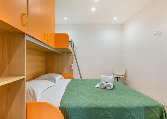 Guesthost - Cozy Beachfront In Taormina! アパート *