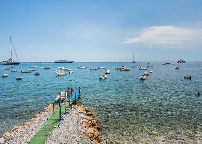 アパート Guesthost - Cozy Beachfront In Taormina! ジャルディーニ・ナクソス