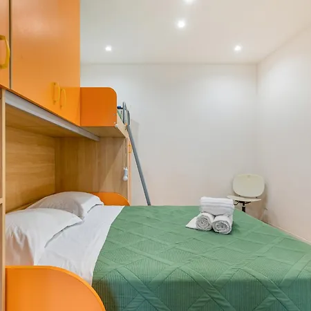 Guesthost - Cozy Beachfront In Taormina! 公寓 *