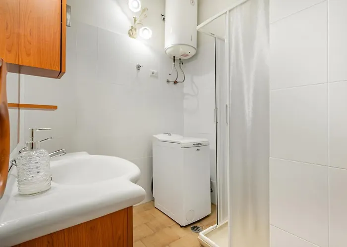 Apartment Guesthost - Cozy Beachfront In Taormina! Giardini-Naxos