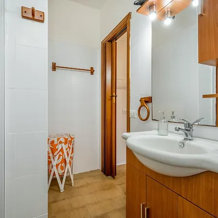 Guesthost - Cozy Beachfront In Taormina! * Giardini-Naxos