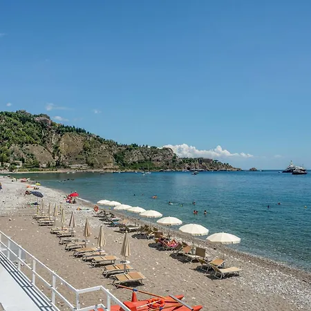 Guesthost - Cozy Beachfront In Taormina! Apartament *