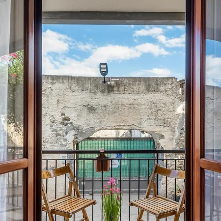 Guesthost - Cozy Beachfront In Taormina! Giardini-Naxos