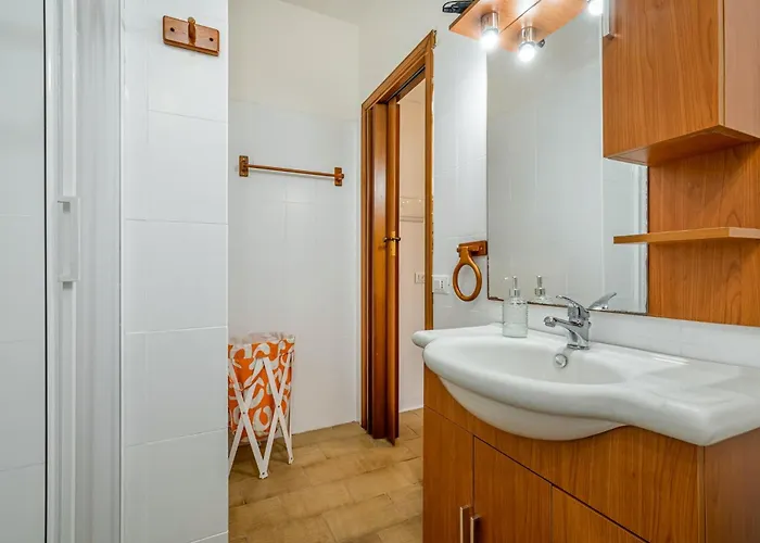 Guesthost - Cozy Beachfront In Taormina! * Giardini-Naxos